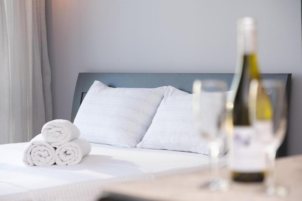 קייב Stylish Panoramic Apartments. Smartplaza. Metro Minskaya מראה חיצוני תמונה